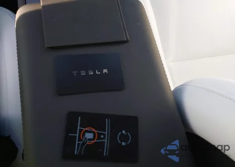 2026 Tesla Model Y Long Range Launch Series/Premium All-Wheel Drive from USA, damaged, VIN 7SAYGDEE8TA575690